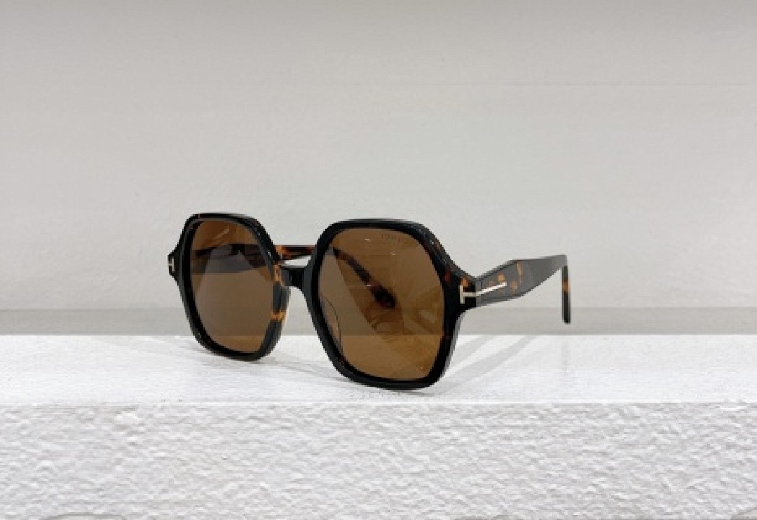 Other TOMTORD Sunglasses - Image 118