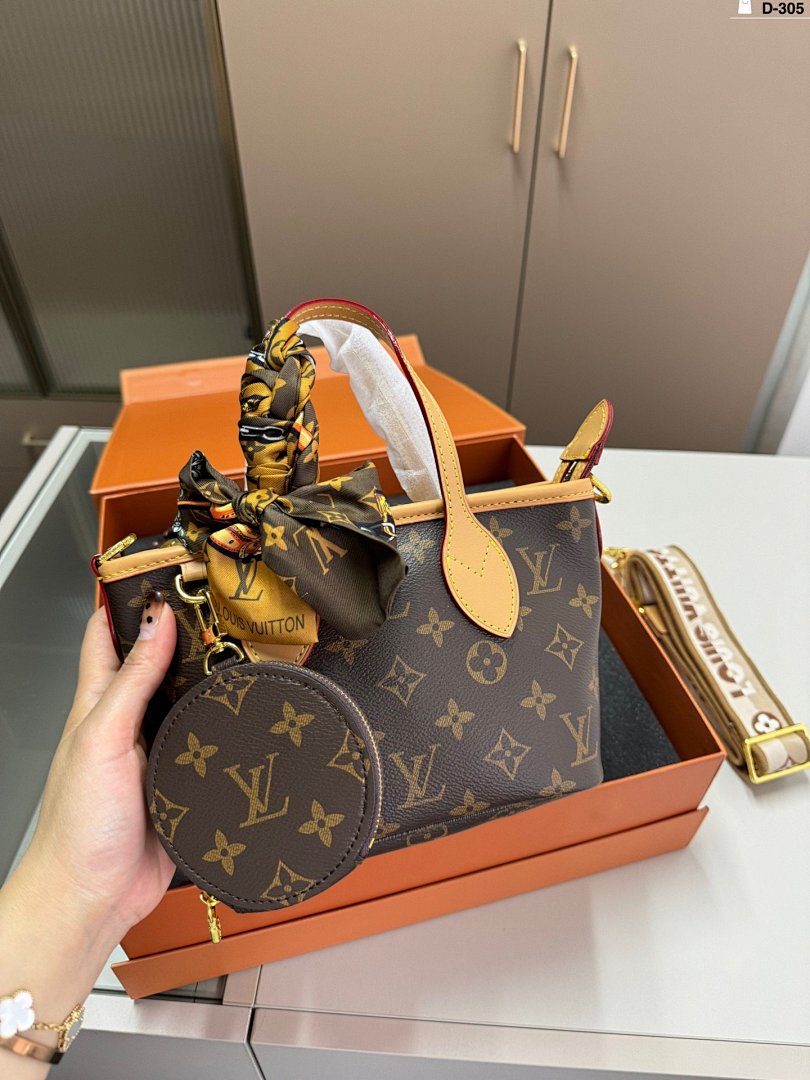 Other Louis Vuitton - Image 88