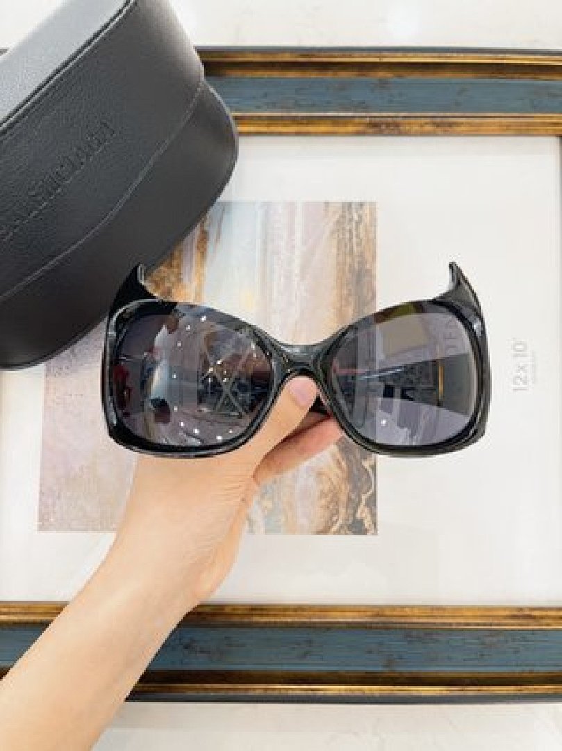 Other Balenciaga Sunglasses - Image 82