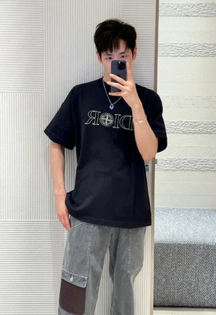 On Running Stone Island - Image 2