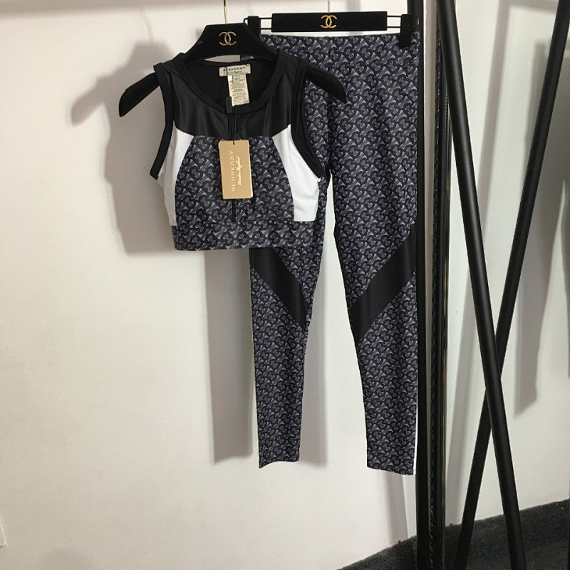Yoga Wear, photo 1