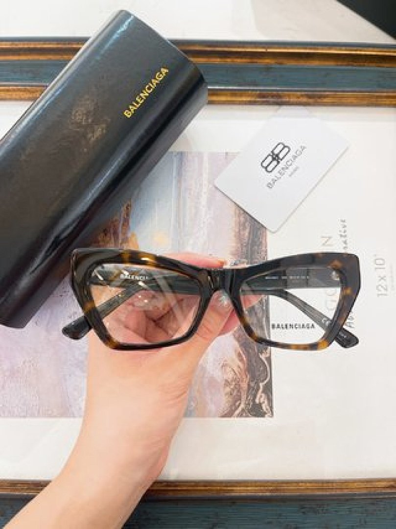 Other Balenciaga Sunglasses - Image 16