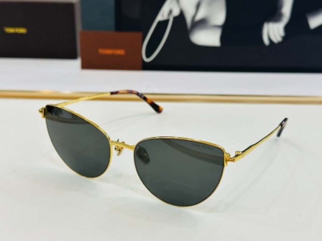 Other TOMTORD Sunglasses - Image 62