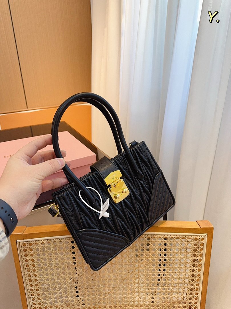 Other Miumiu - Image 113