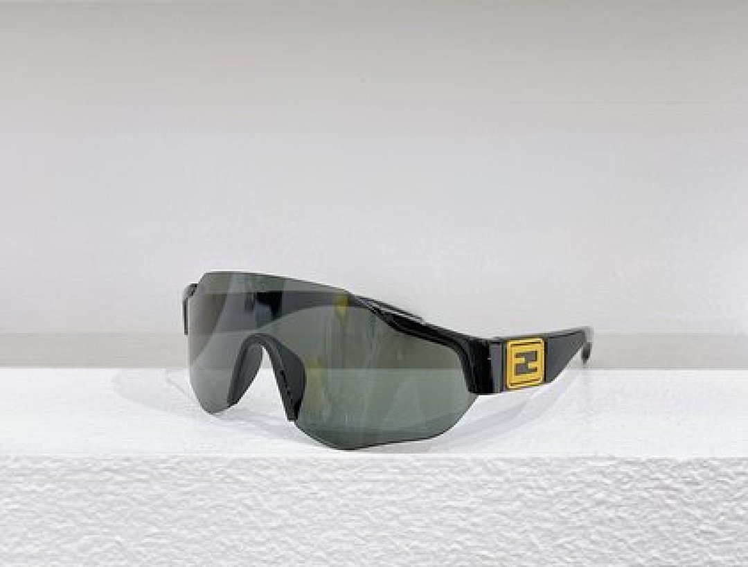 Other Fendi Sunglasses - Image 118