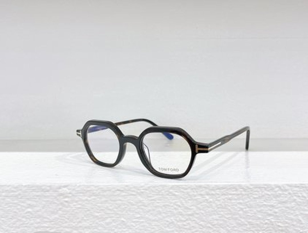 Other TOMTORD Sunglasses - Image 24