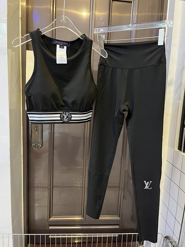 Yoga Wear, photo 1