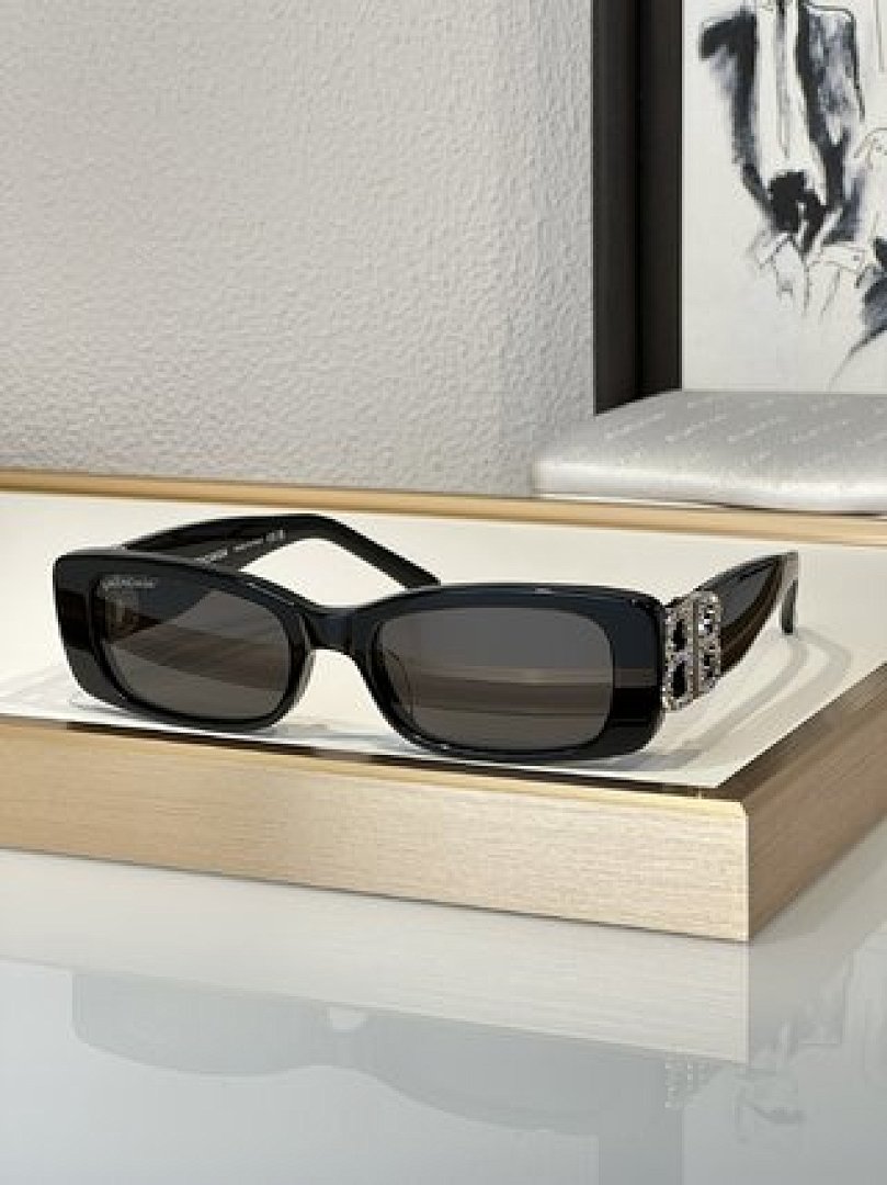 Other Balenciaga Sunglasses - Image 84
