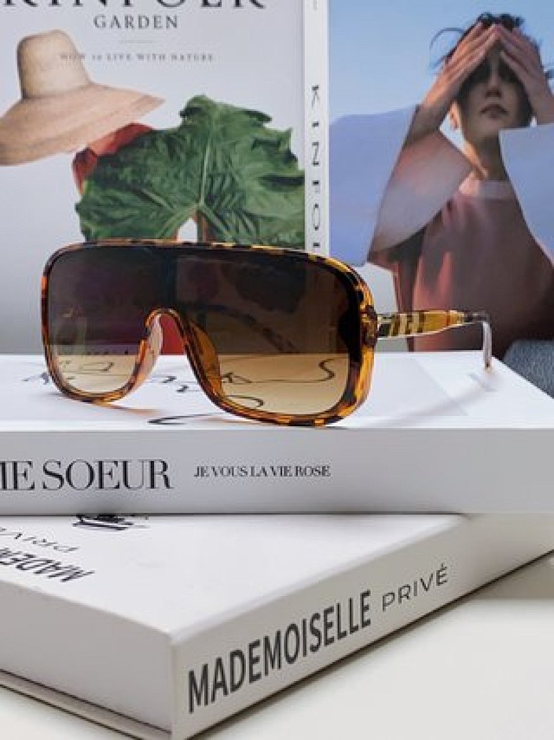 Other BURBERR Sunglasses - Image 15