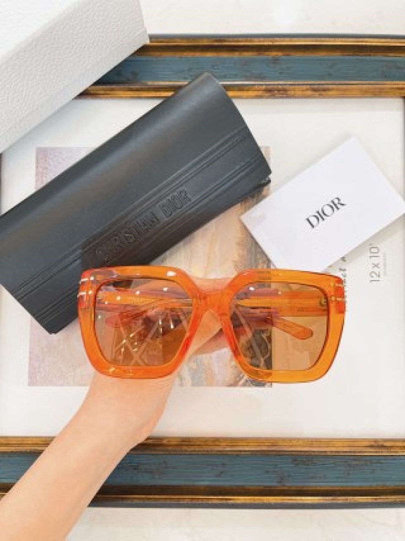 Other Dior Sunglasses - Image 89