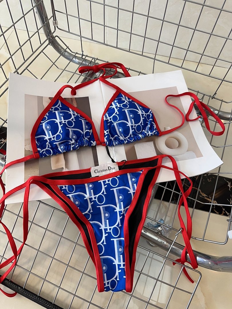 Bikini, photo 1