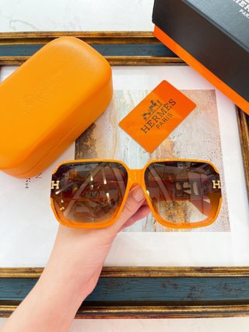 Other HERMES Sunglasses - Image 25
