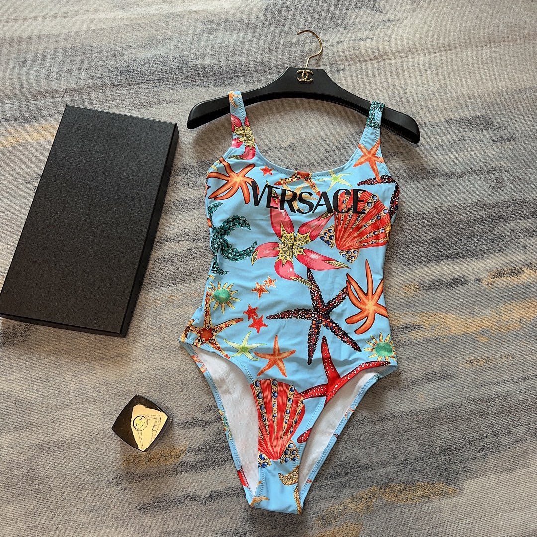Bikini, photo 1