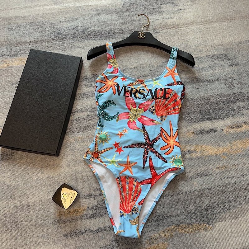 Bikini, photo 1