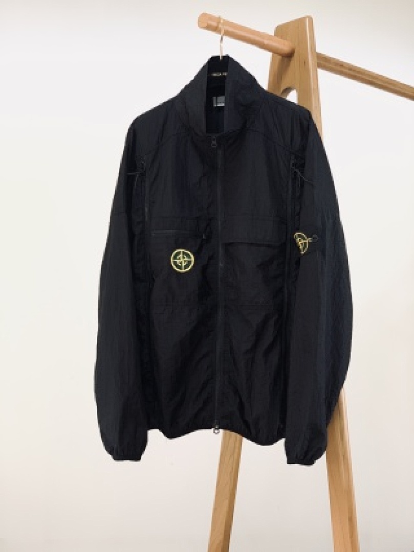 On Running Stone Island - Image 119