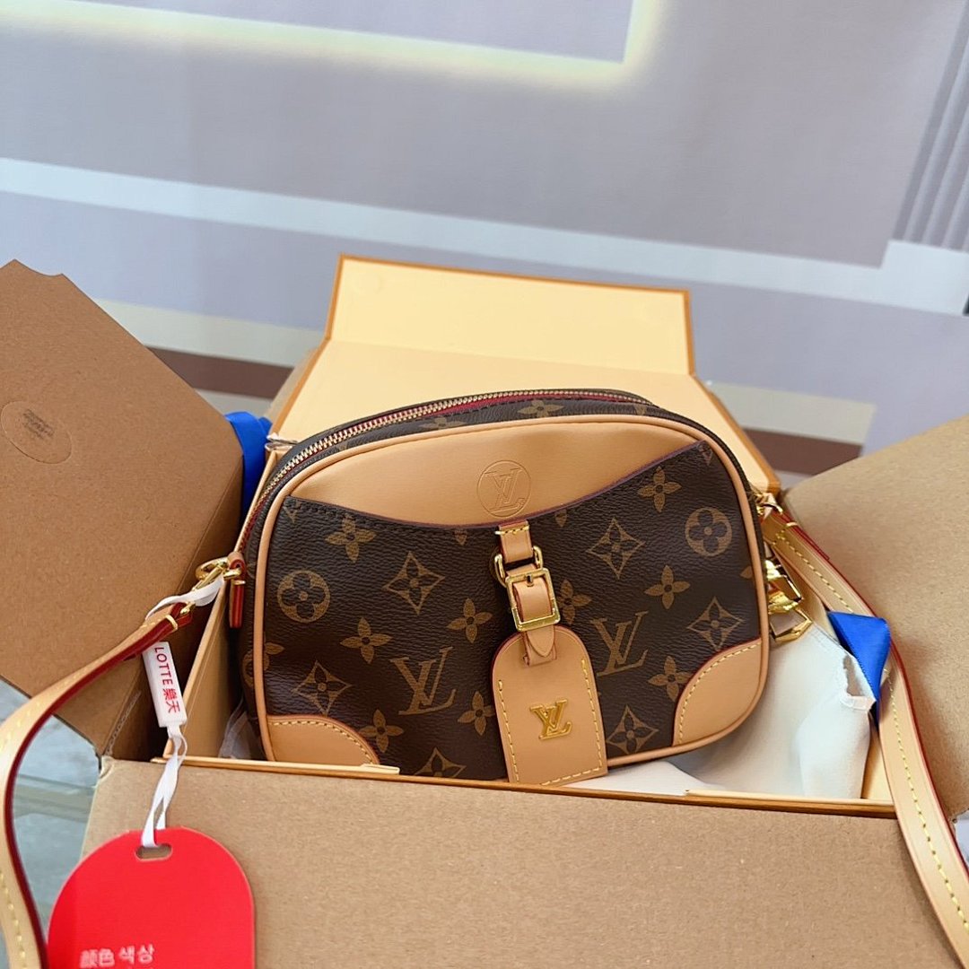 Other Louis Vuitton - Image 24