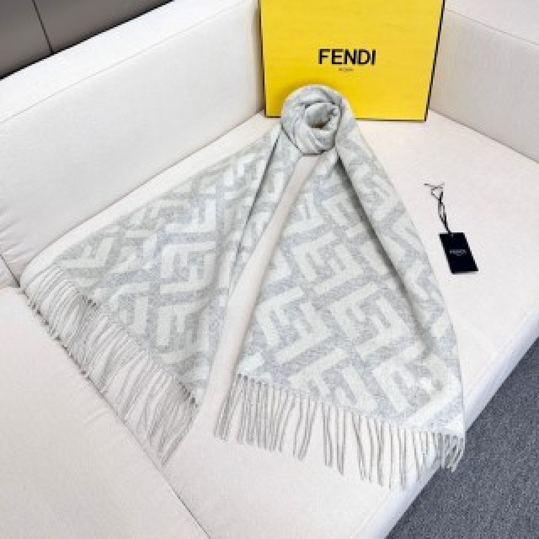 Other Fendi - Image 23