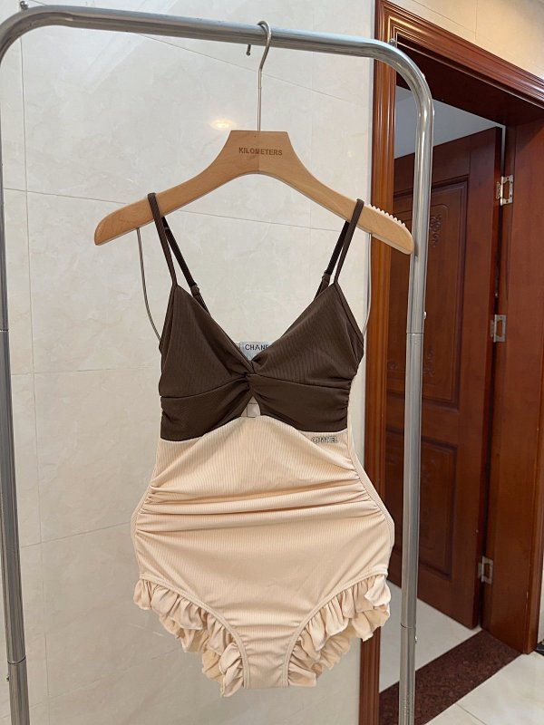 Other Bikini, photo 1