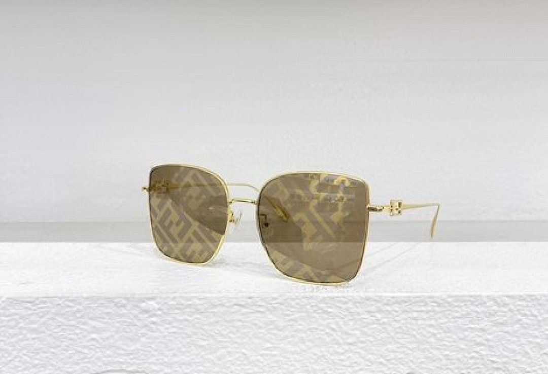 Other Fendi Sunglasses - Image 48