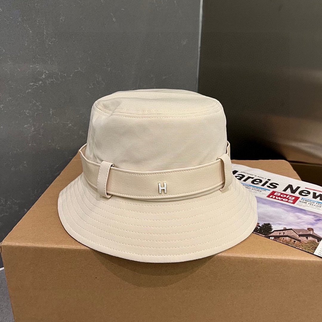 Other Hat, photo 1