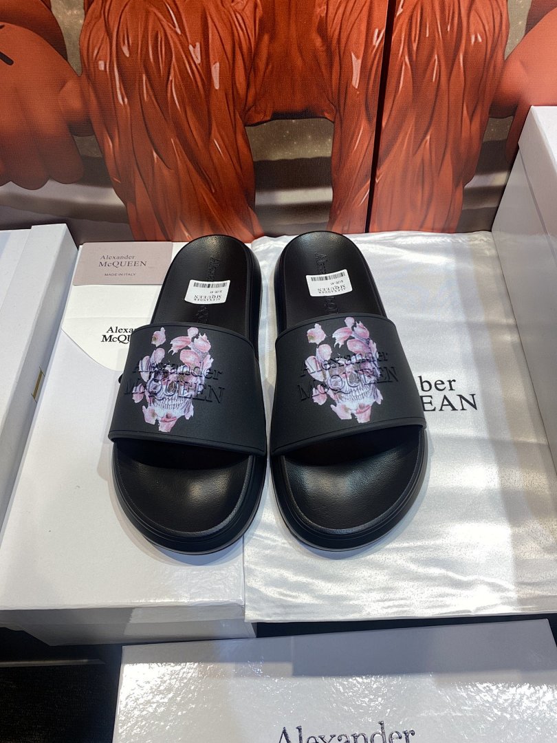 Other Men's Slippers - Image 70