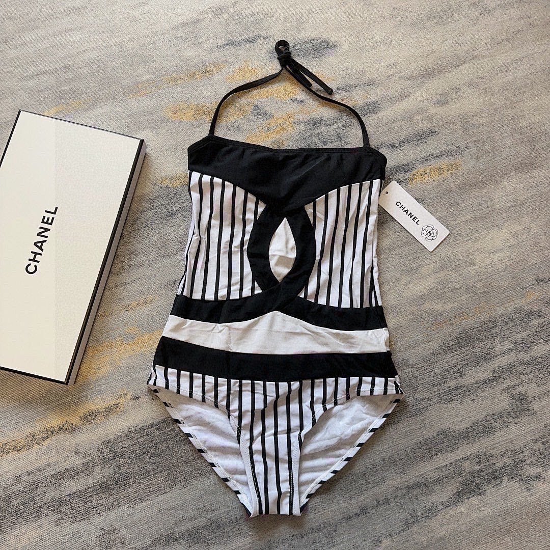 Other Bikini, photo 1