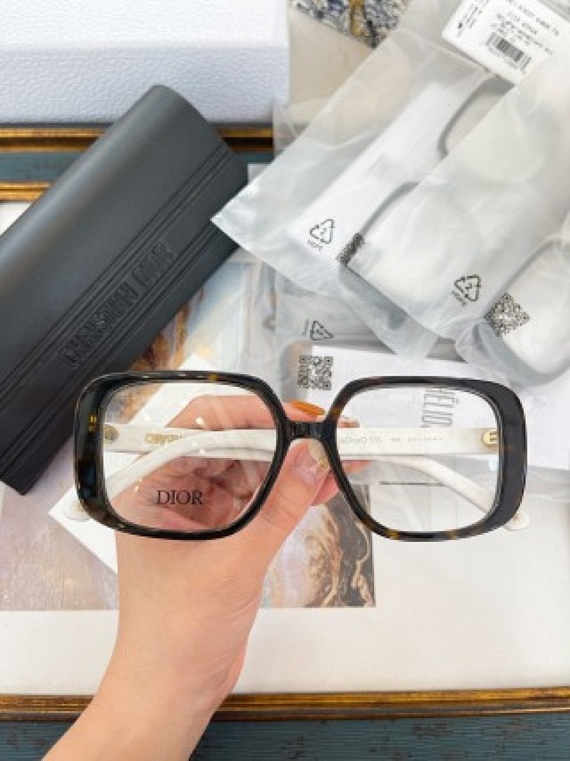 Other Dior Sunglasses - Image 54