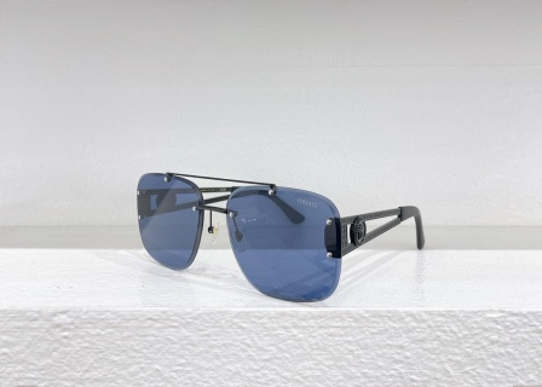 Other VERSACE Sunglasses - Image 3