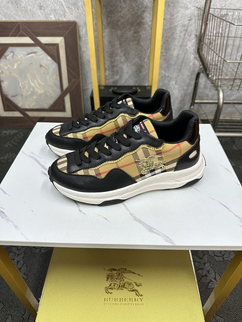 Other Burberry Shoes - Image 9
