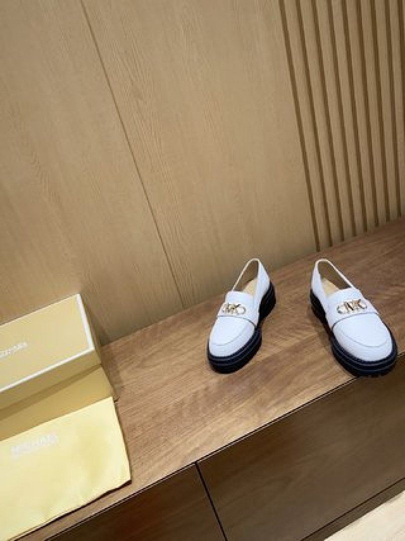 Other MichaelKors - Image 5