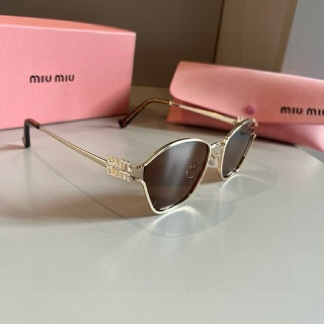 Other Miumiu Sunglasses - Image 26