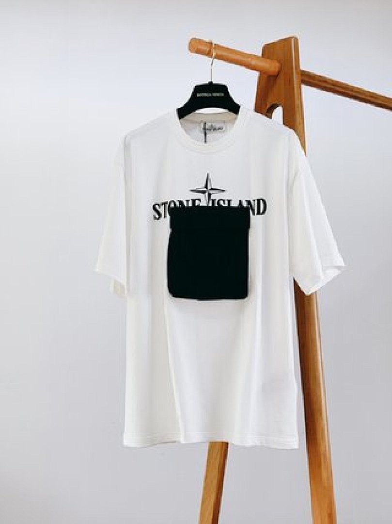 On Running Stone Island - Image 36