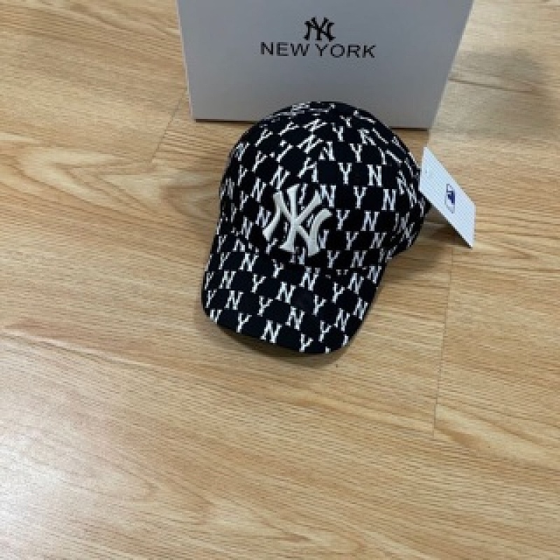 Chanel Chanel Hat, photo 1