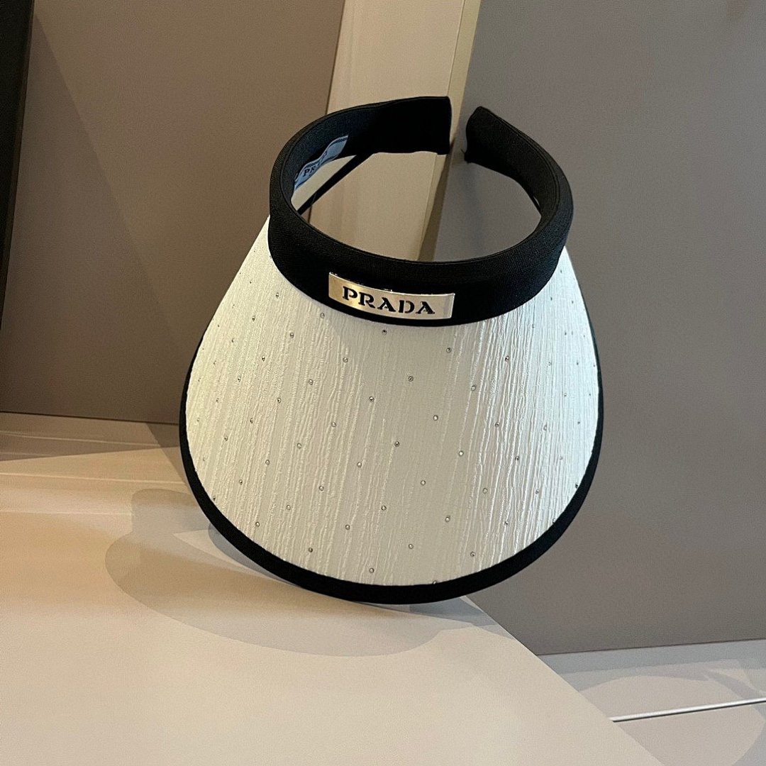 Other Hat, photo 1