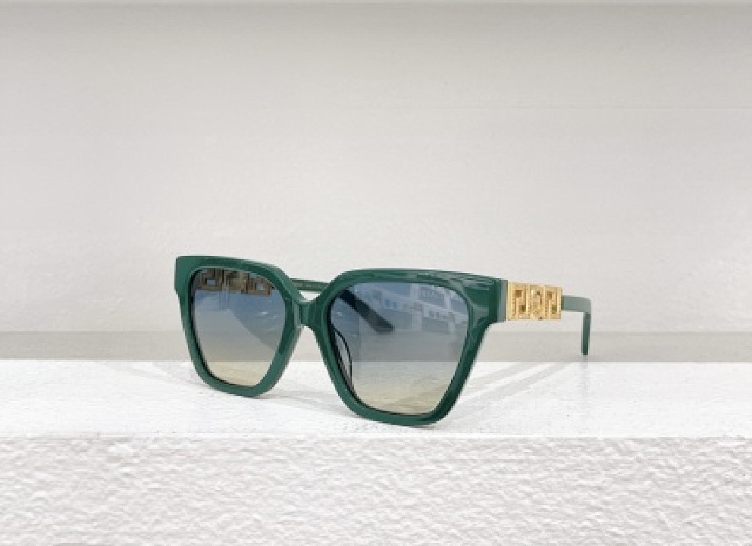 Other VERSACE Sunglasses - Image 88