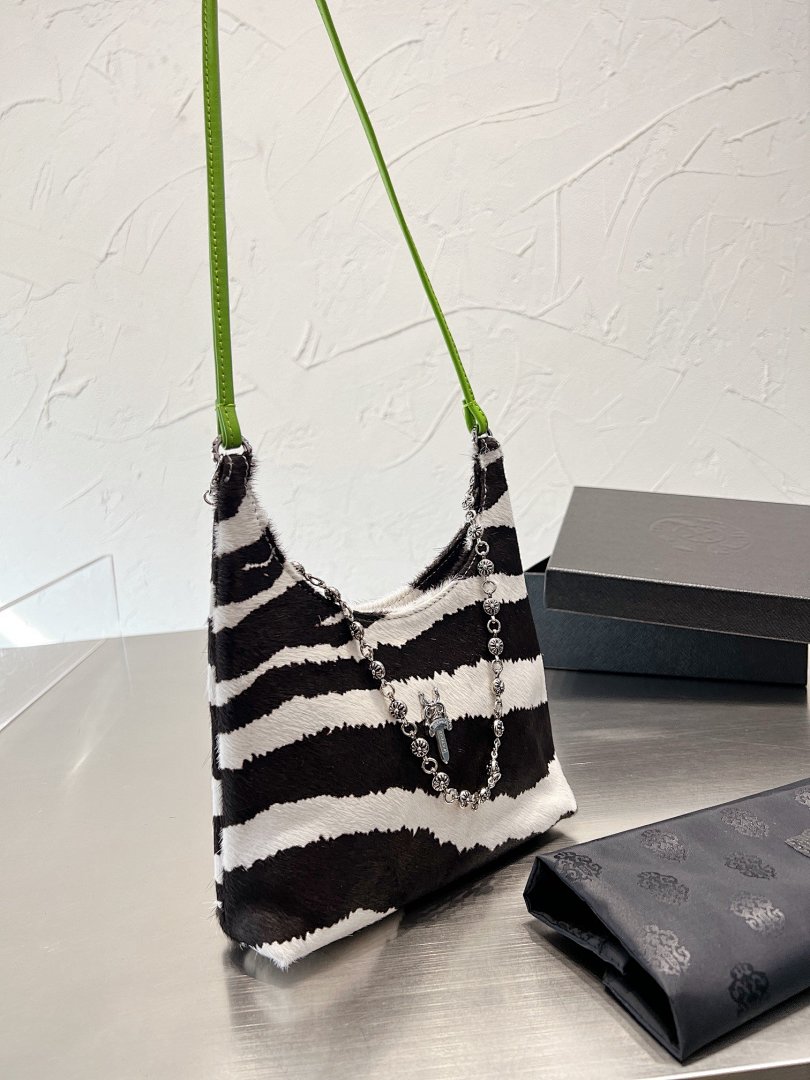 Chanel Chrome Hearts Bag - Image 81