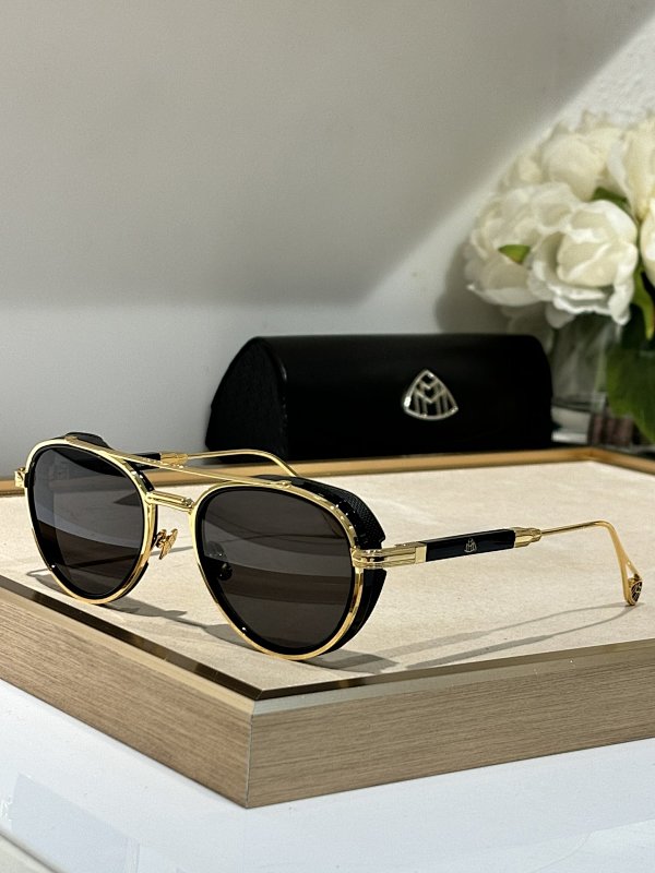 Other Glasses, photo 1