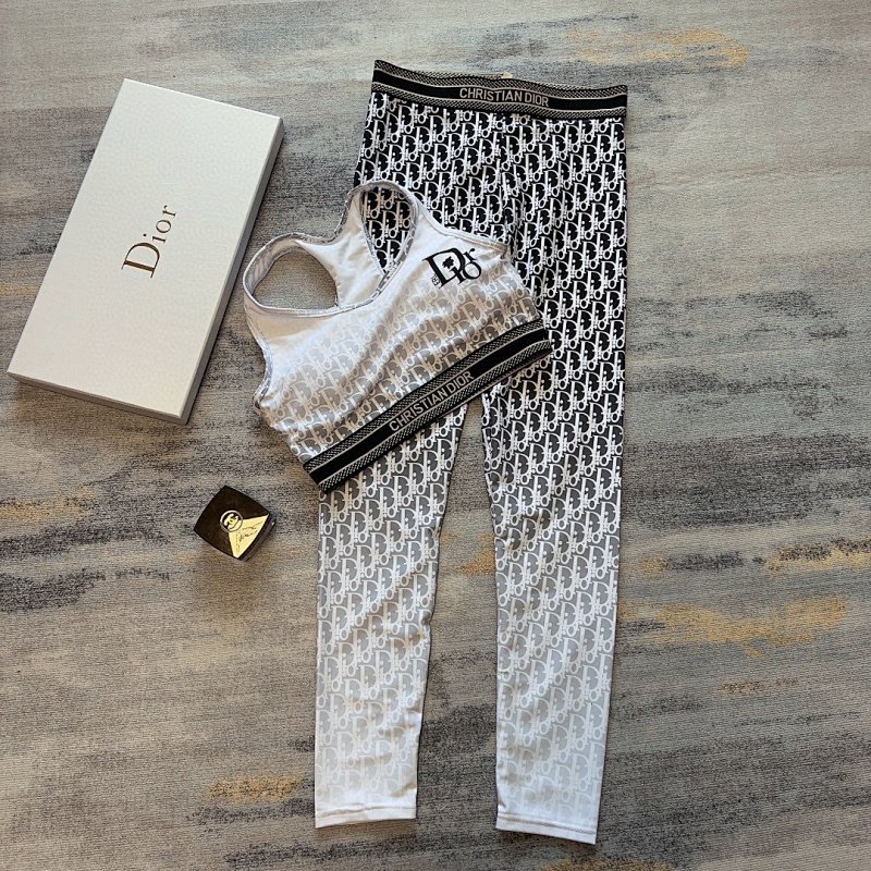 Yoga Wear, photo 1