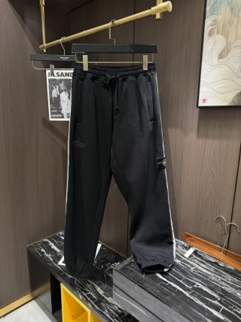 On Running Stone Island - Image 67
