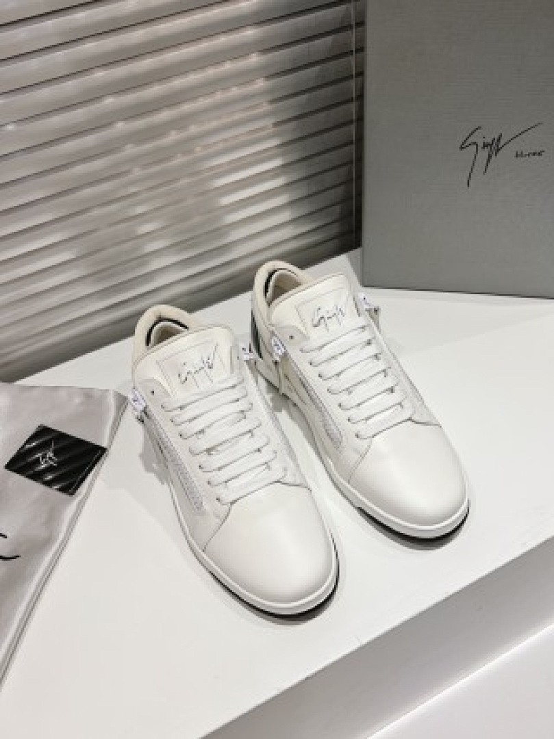 Other Giuseppe Zanotti - Image 18