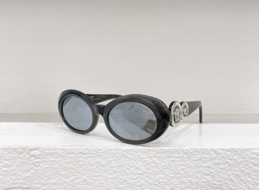 Other VERSACE Sunglasses - Image 112