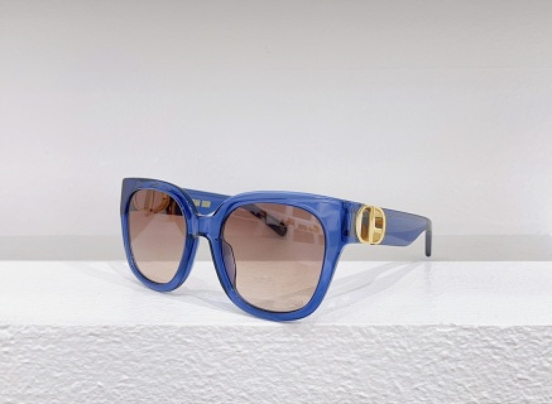 Other Dior Sunglasses - Image 75
