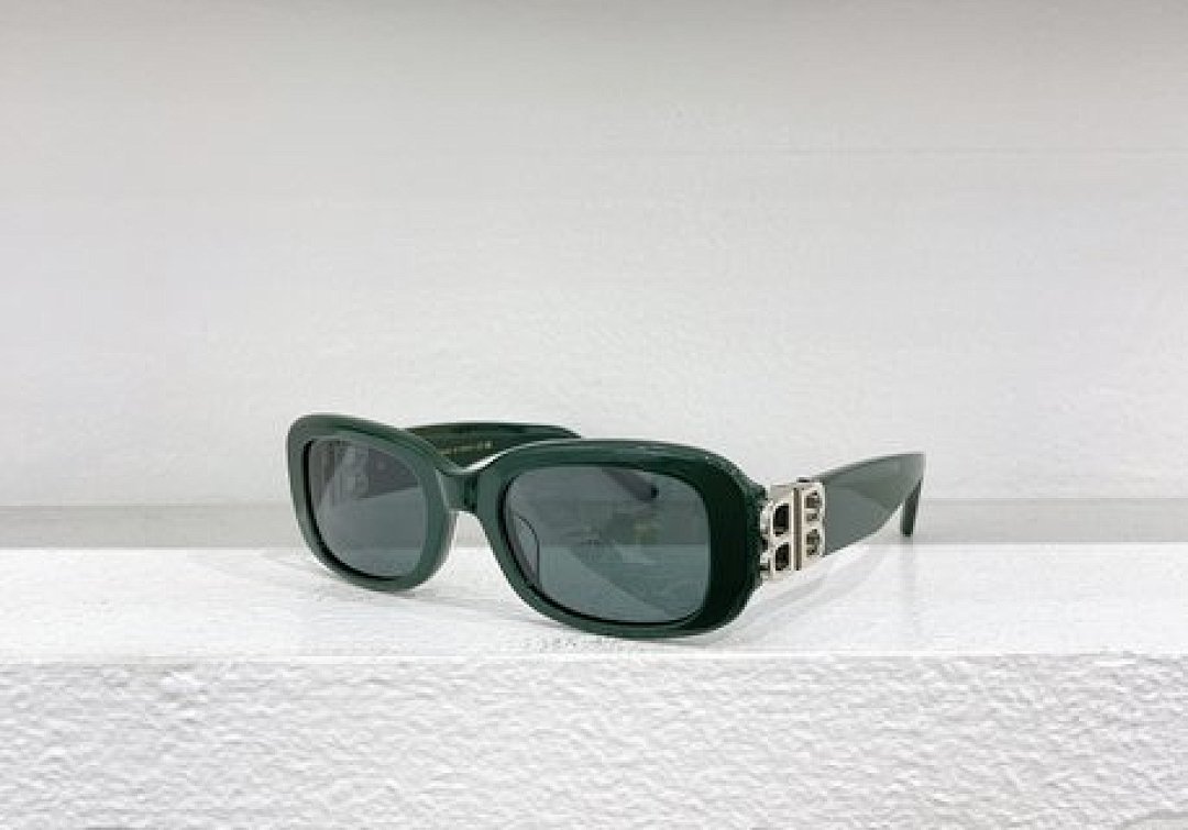 Other Balenciaga Sunglasses - Image 22