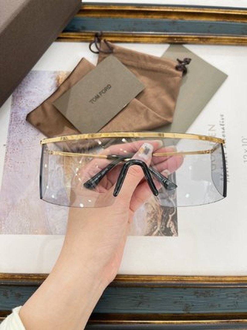 Other TOMTORD Sunglasses - Image 105