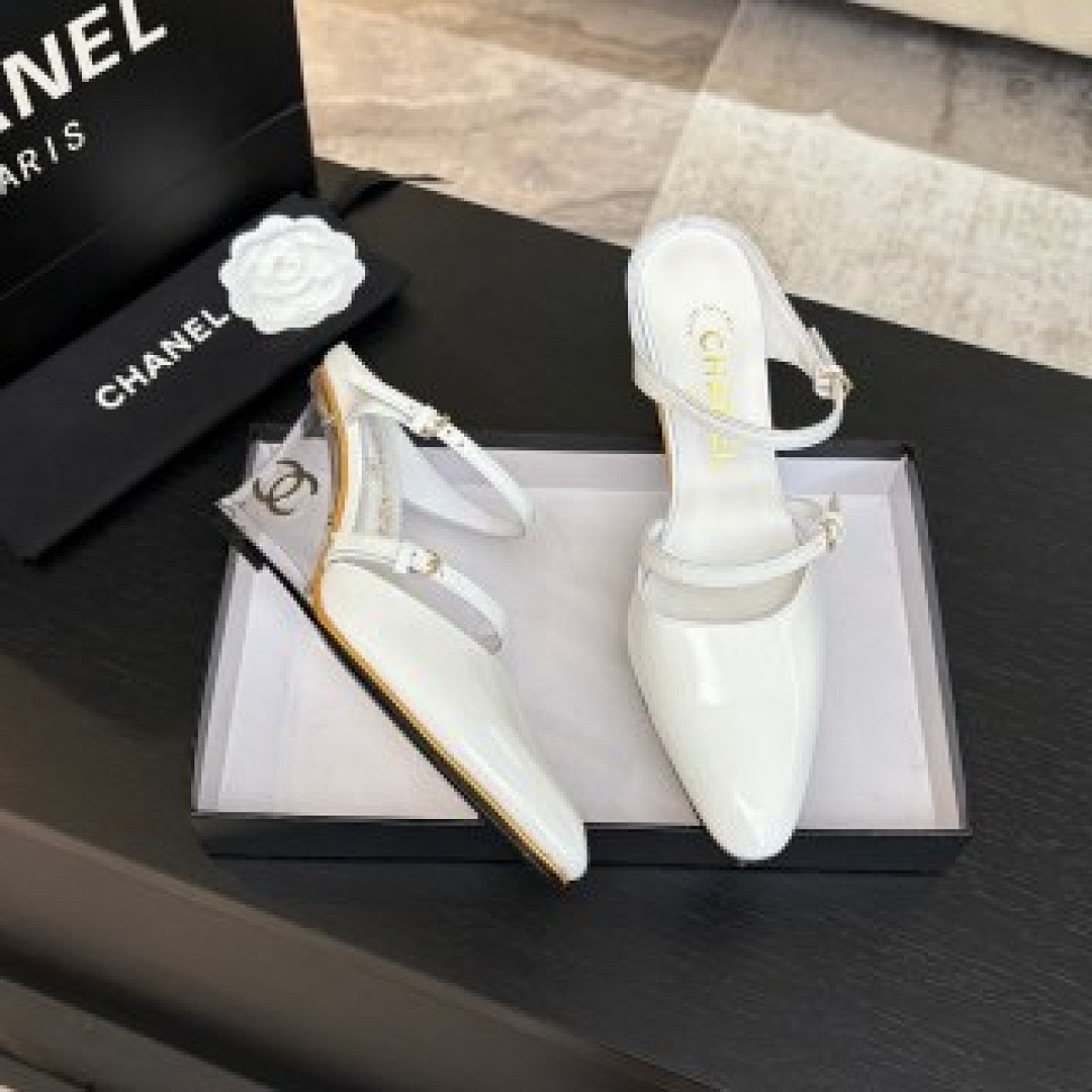 Other Chanel, photo 1