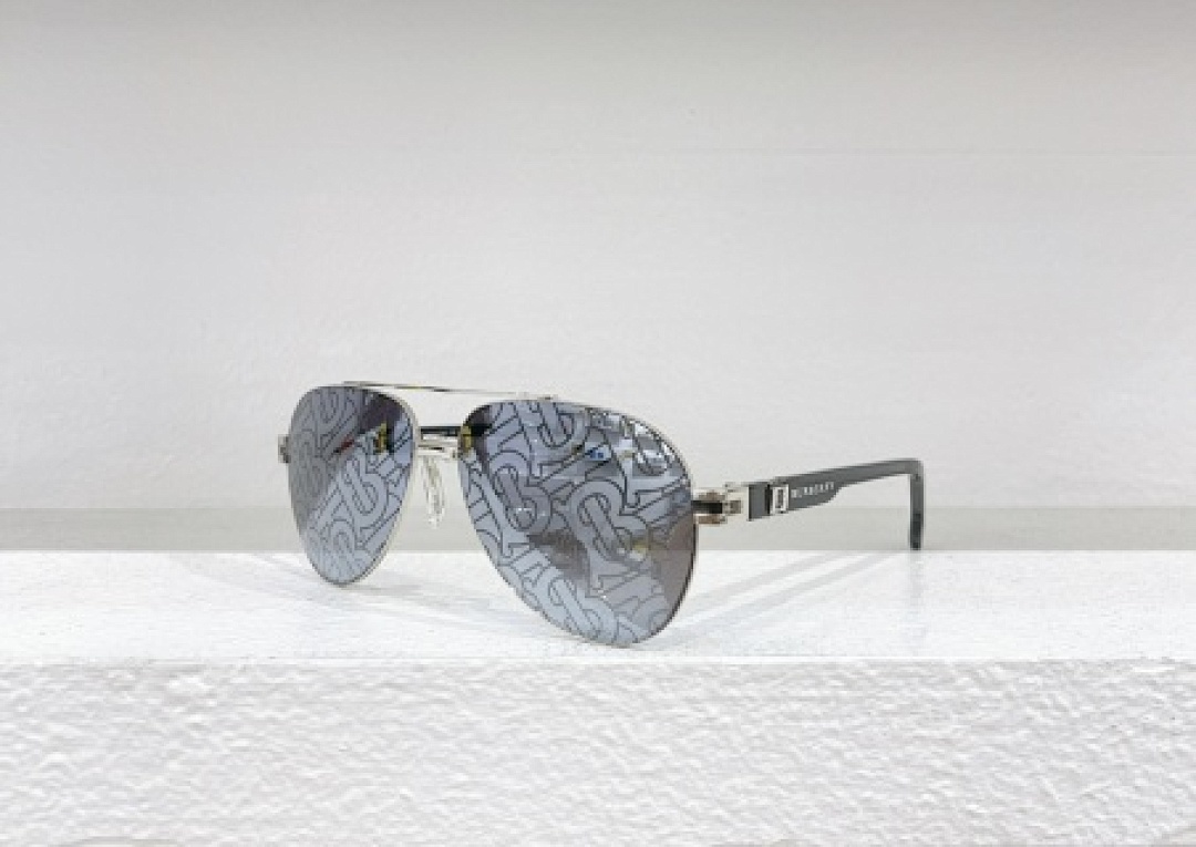 Other BURBERR Sunglasses - Image 110