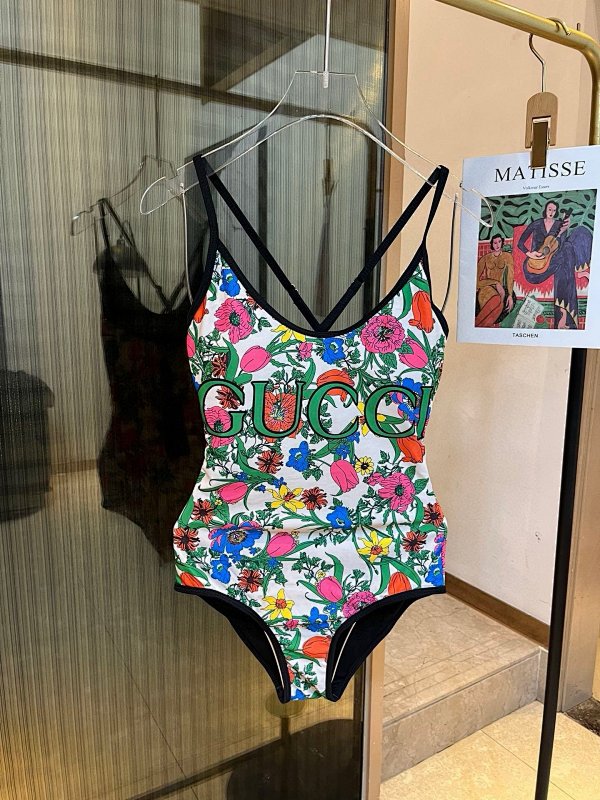 Bikini, photo 1