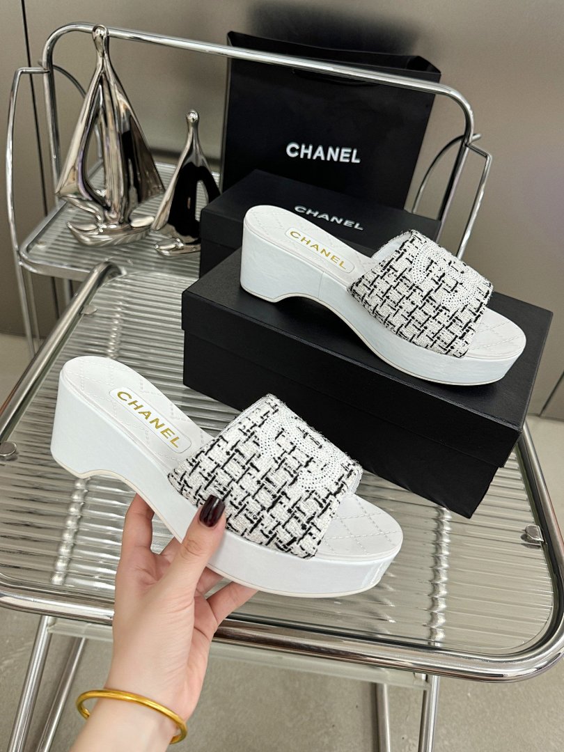 Other Women's Slippers - Image 60