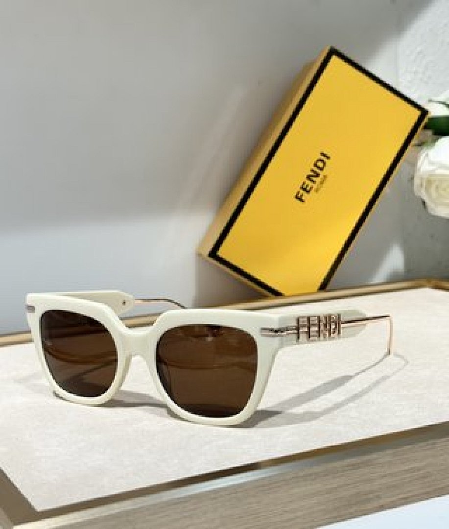 Other Fendi Sunglasses - Image 62