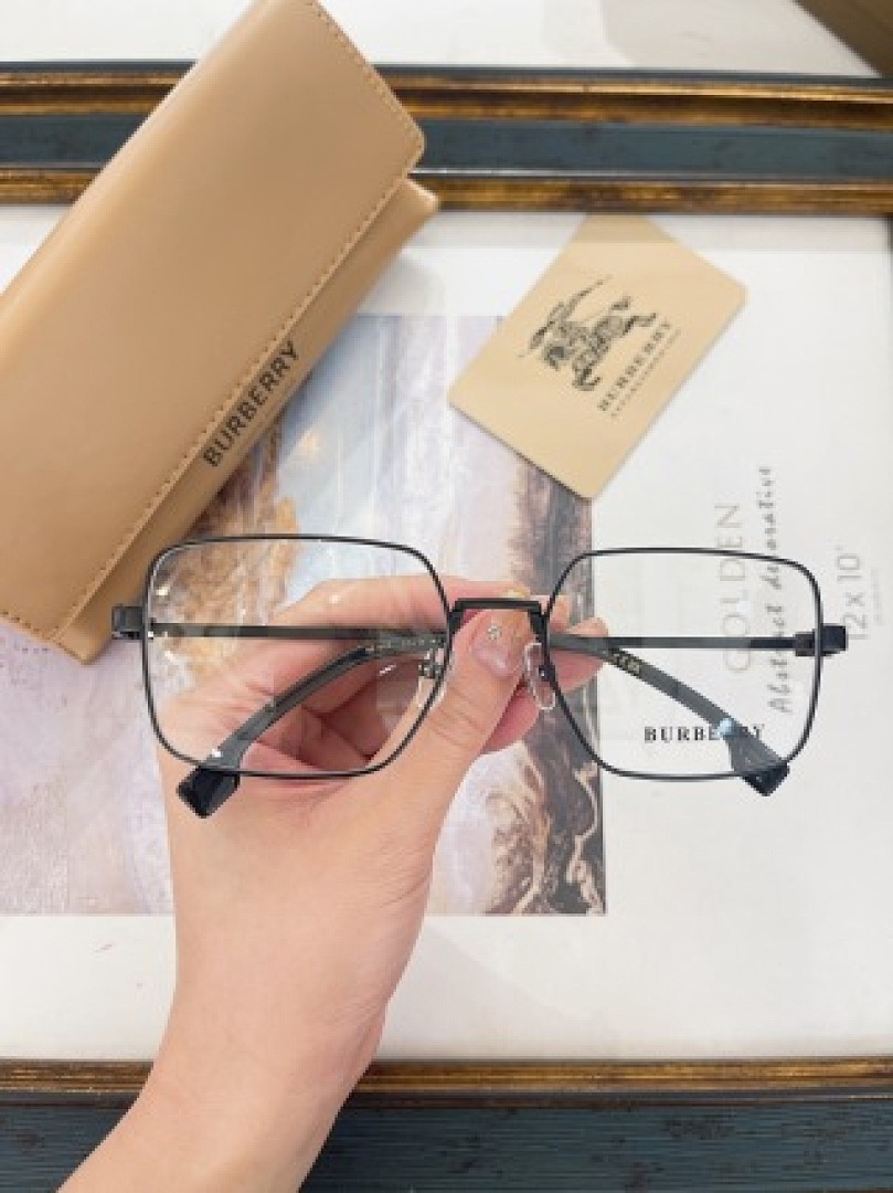 Other BURBERR Sunglasses - Image 65